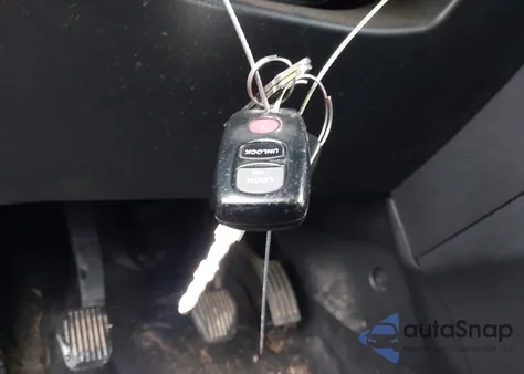 2004 Mazda Mazda3 S z USA, uszkodzony, nr VIN JM1BK143541109793